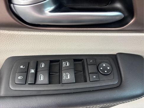 Used 2023 Chrysler Voyager LX FWD image 39