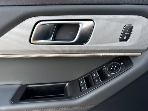 New 2026 Ford Explorer Active w/ Active Comfort Package RWD image 10
