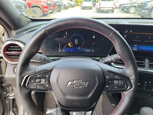 Used 2025 Chevrolet Trax RS w/ Driver Confidence Package image 17