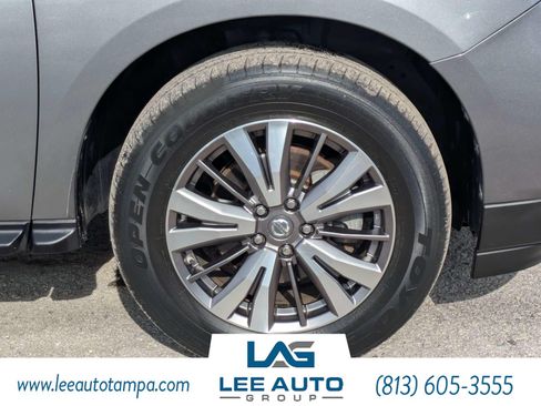 Used 2019 Nissan Pathfinder S AWD/4WD image 10