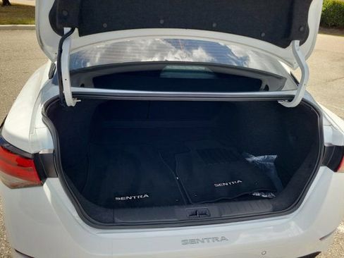Used 2024 Nissan Sentra SV FWD image 9