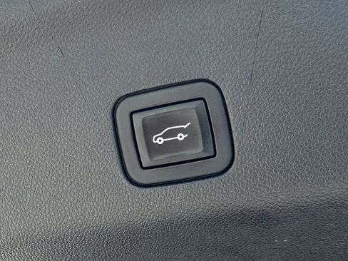 Used 2021 Chevrolet Tahoe Premier image 36