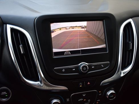 Used 2022 Chevrolet Equinox LT FWD image 36