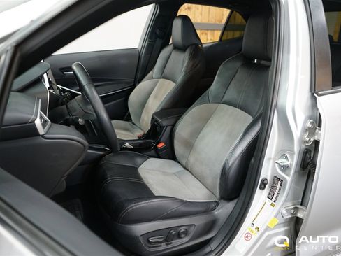 Used 2019 Toyota Corolla XSE FWD image 12
