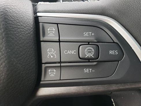 New 2026 Jeep Grand Cherokee Limited w/ Limited Altitude Package AWD/4WD image 22