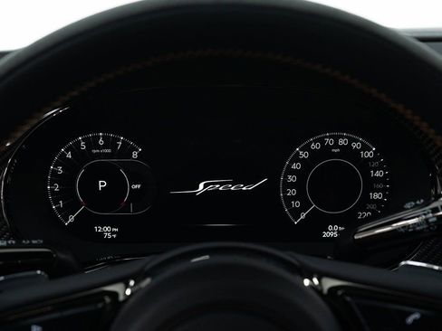 Used 2025 Bentley Flying Spur Plug-In Hybrid image 33