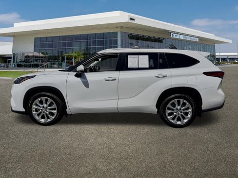 Used 2022 Toyota Highlander Limited AWD/4WD image 6