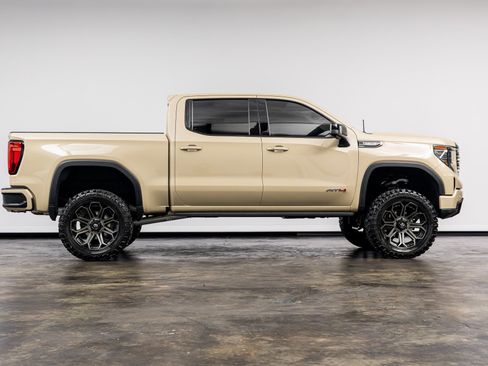 Used 2022 GMC Sierra 1500 AT4 w/ AT4 Premium Package AWD/4WD image 21