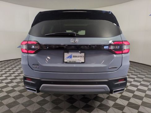 Certified 2024 Honda Pilot Touring image 5