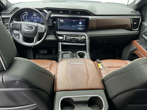 Used 2024 GMC Sierra 2500 Denali Ultimate image 4