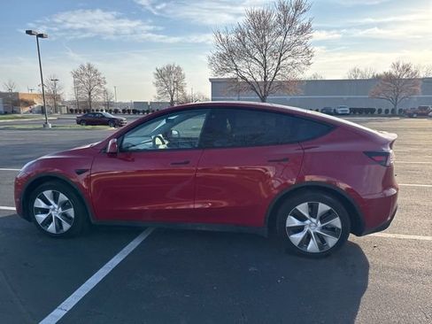 Used 2023 Tesla Model Y Long Range image 10