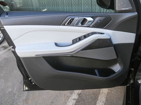 Certified 2024 BMW X5 xDrive40i w/ M Sport Package image 17