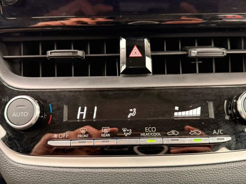 Used 2025 Toyota Corolla LE image 23