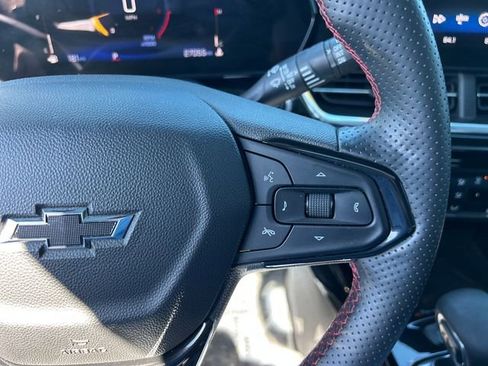 Used 2024 Chevrolet Trax RS w/ Sunroof Package image 13