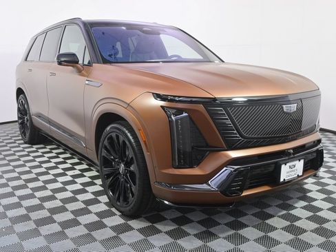 New 2027 Cadillac Vistiq Sport w/ LPO, Floor Liner Package AWD/4WD image 9