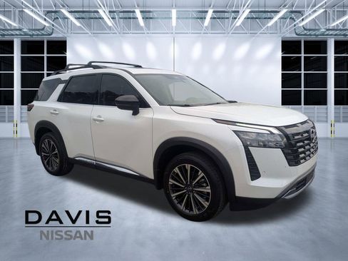 New 2026 Nissan Pathfinder Platinum w/ Cargo Package FWD image 1
