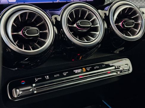 Used 2024 Mercedes-Benz EQB 250+ image 24