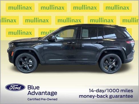 Used 2023 Jeep Grand Cherokee Limited w/ Luxury Tech Group II image 12