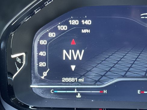 Used 2023 GMC Yukon Denali w/ Denali Reserve Package image 23