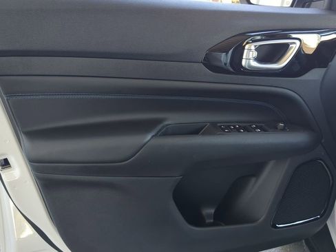 New 2026 Jeep Compass Latitude image 19