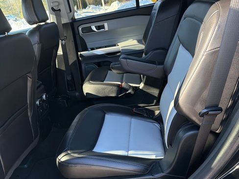 Used 2023 Ford Explorer XLT w/ Equipment Group 202A image 12