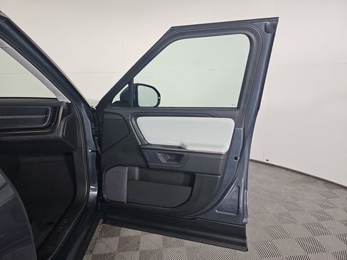 Used 2025 Rivian R1S Adventure image 18