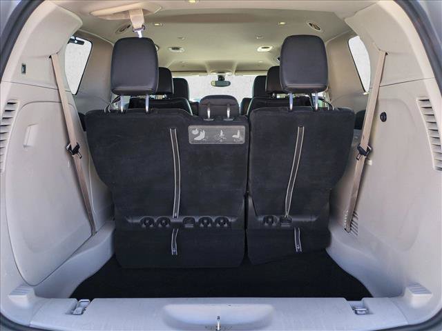 Used 2020 Chrysler Pacifica Touring-L FWD image 6