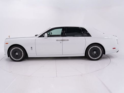 Used 2023 Rolls-Royce Phantom Sedan RWD image 2