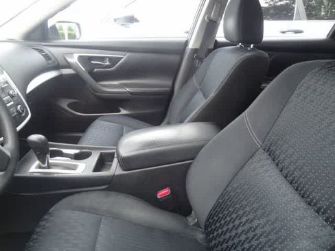 Used 2017 Nissan Altima 2.5 S w/ Power Driver Seat Package FWD image 8