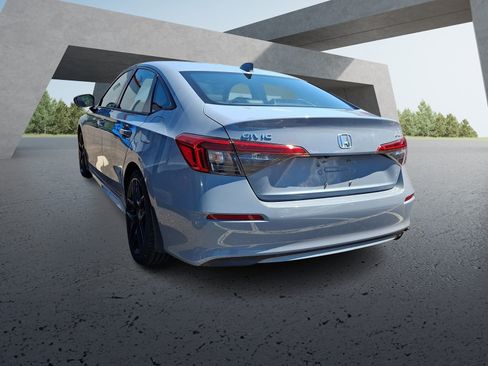 Used 2023 Honda Civic Sport image 3