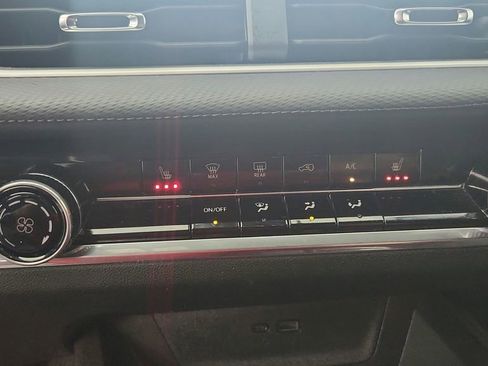 Used 2025 Chevrolet Equinox LT image 22