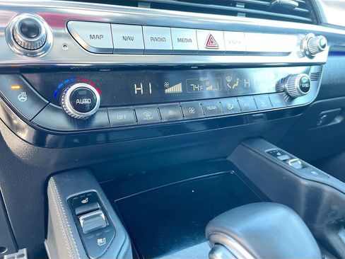 Used 2022 Kia Telluride SX w/ SX Prestige Package AWD/4WD image 16