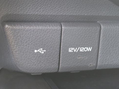 Used 2022 Toyota Camry LE w/ Carpet Mat Package (TMS) FWD image 5