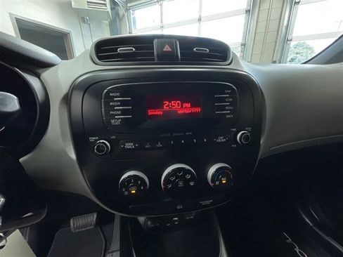 Used 2016 Kia Soul FWD image 17