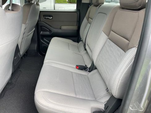 Certified 2023 Nissan Frontier SV w/ Tow Package AWD/4WD image 8
