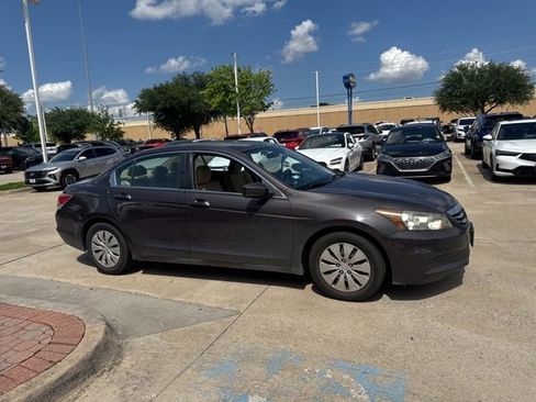 Used 2011 Honda Accord LX image 2