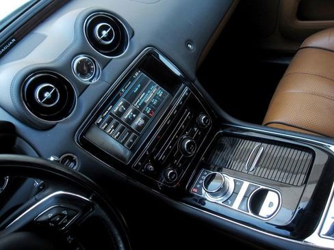 Used 2015 Jaguar XJ L Portfolio AWD/4WD image 24