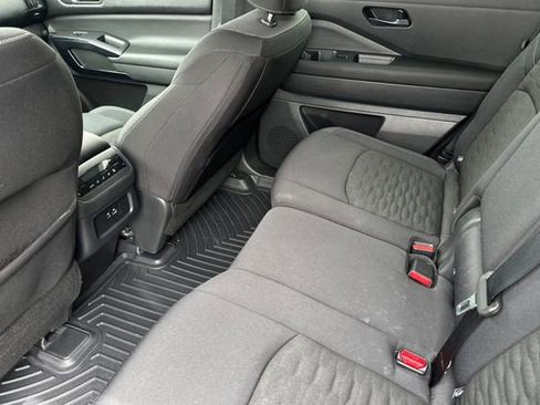 Used 2025 Nissan Pathfinder SV FWD image 11