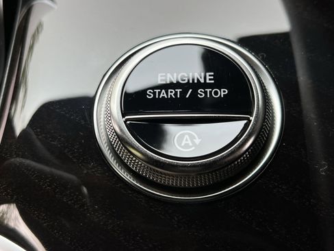 Certified 2025 Mercedes-Benz GLC 300 4MATIC image 31