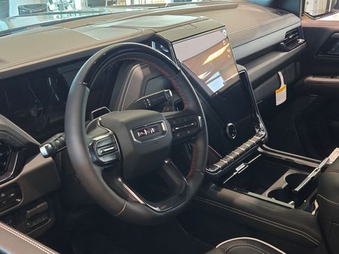 New 2026 GMC Yukon XL AT4 Ultimate w/ LPO, Floor Liner Package image 8