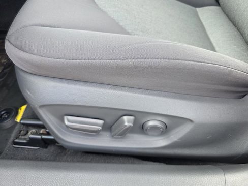 Used 2018 Toyota Camry LE w/ Convenience Package image 10