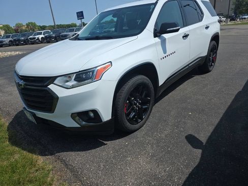Used 2019 Chevrolet Traverse Premier w/ Redline Edition AWD/4WD image 2