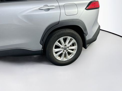 Used 2022 Toyota Corolla Cross LE AWD/4WD image 28