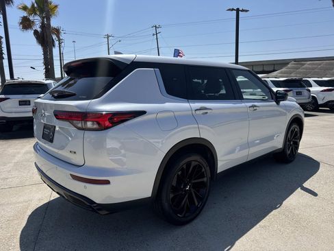 Used 2023 Mitsubishi Outlander SE image 5