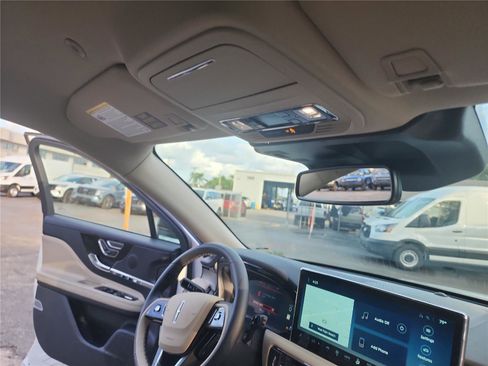 New 2026 Lincoln Corsair Premiere image 27