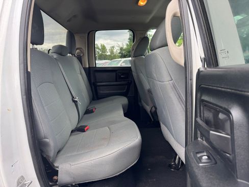 Used 2018 RAM 1500 Express AWD/4WD image 17