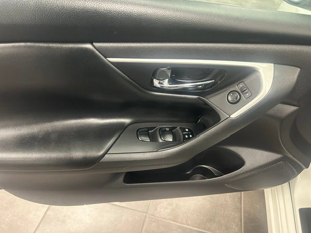Used 2017 Nissan Altima 2.5 S w/ Power Driver Seat Package FWD image 11