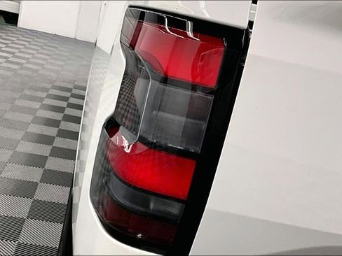 New 2025 Nissan Frontier SV w/ SV Convenience Package image 18