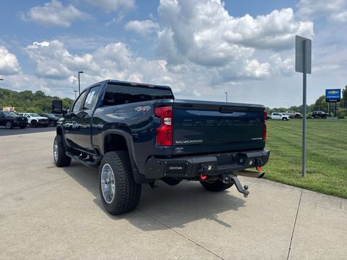 Used 2022 Chevrolet Silverado 2500 Custom w/ Custom Convenience Package AWD/4WD image 10