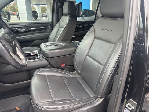 Used 2022 GMC Yukon XL Denali w/ Denali Ultimate Package image 10